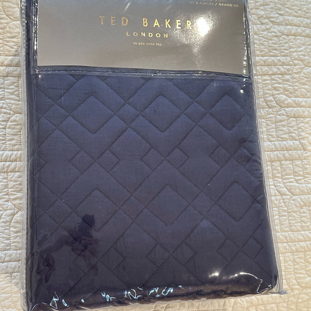 Ted Baker Queen Quilt Set with 2 Standard Shams